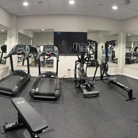 Metro Airport Apartment