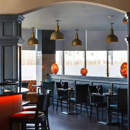 Metro Airport 아파트 *